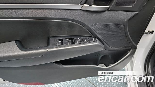 Hyundai Avante AD 1.6 GDI Value Plus, 2018 17