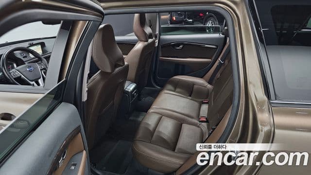 Volvo XC70 3세대, 2015 12