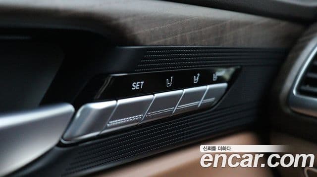 Genesis G90 Premium Luxury, 2022 8