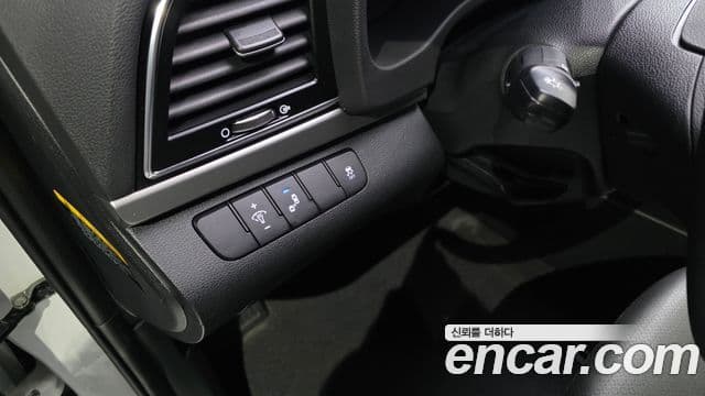 Hyundai Avante AD 1.6 GDI Value Plus, 2017 14