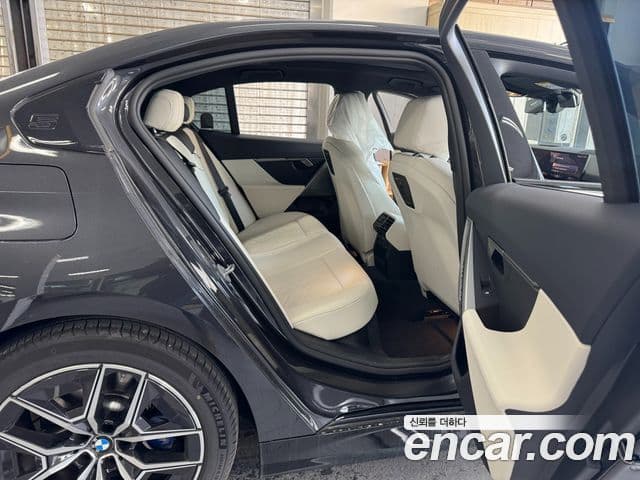 BMW 5시리즈 (G60) 520i M Sport, 2025 3