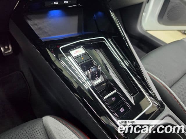 Volkswagen Гольф 8세대 2.0 GTI, 2024 9
