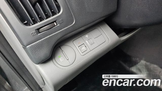 Hyundai Grand Starex CVX Luxury, 2012 13