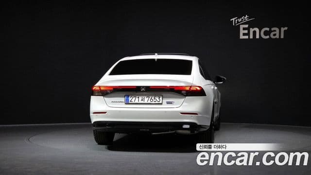 Honda Accord 11세대 2.0 гибрид Туринг (Touring), 2024 4