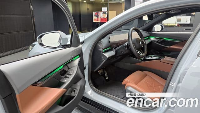 BMW 5시리즈 (G60) 530i xDrive M Sport, 2025 11