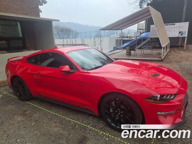 Ford Mustang купе, 2021 3