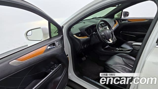 Lincoln MKC, 2015 10