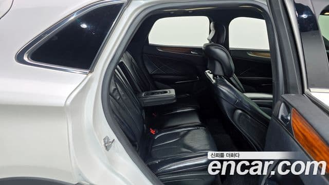 Lincoln MKC, 2015 12