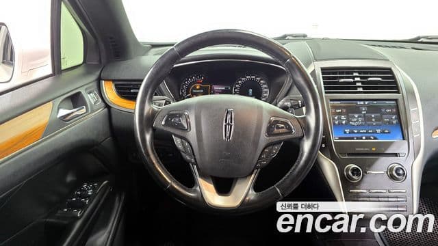 Lincoln MKC, 2015 13