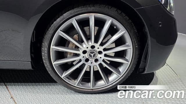 Mercedes-Benz E-класс W213 AMG Line, 2022 все фото