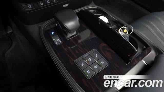 Lexus LS500h 5세대 3.5 Luxury AWD, 2024 9