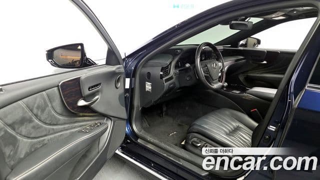 Lexus LS500h 5세대 3.5 Luxury AWD, 2024 10