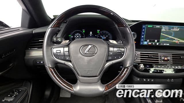 Lexus LS500h 5세대 3.5 Luxury AWD, 2024 13
