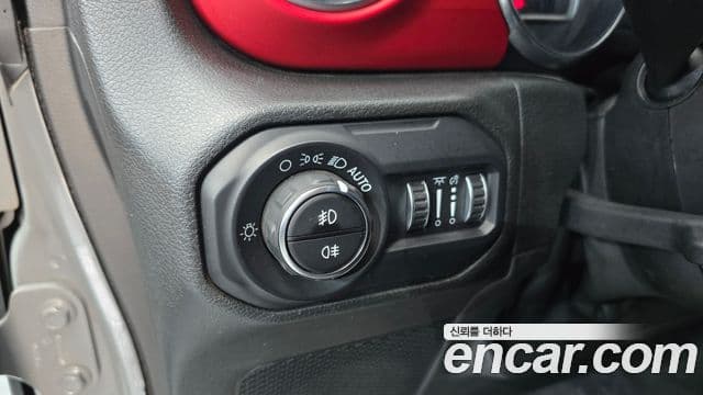 Jeep Wrangler (JL) 2.0 Rubicon Power top 4도어, 2019 18