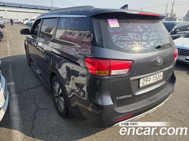 Kia All New Carnival Luxury, 2015 3