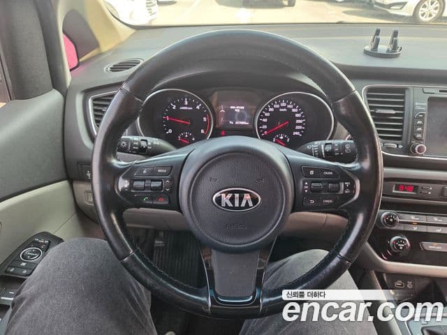 Kia All New Carnival Luxury, 2015 7