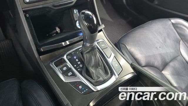 Hyundai Grandeur HG Modern, 2015 9