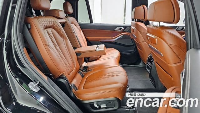 BMW X7 (G07) xDrive 40d M Sport 7인승, 2025 12