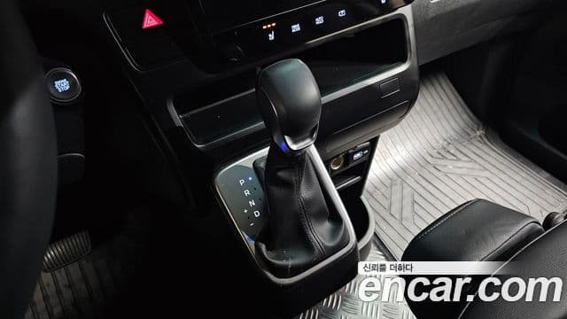 Hyundai Staria Modern, 2024 9