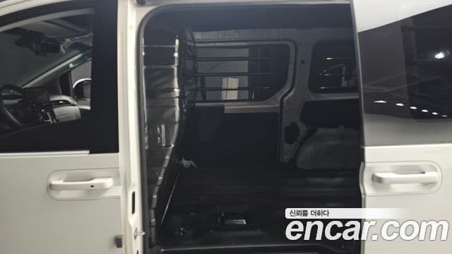 Hyundai Staria Modern, 2024 12