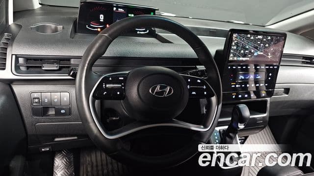 Hyundai Staria Modern, 2024 13
