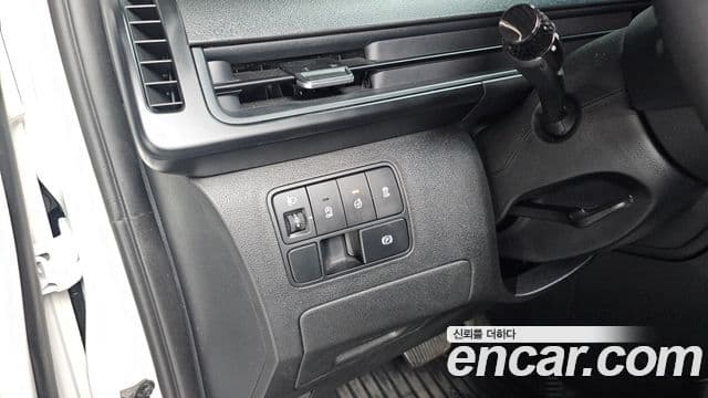 Hyundai Staria Modern, 2024 18