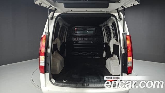 Hyundai Staria Modern, 2024 20