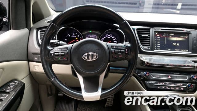 Kia All New Carnival Prestige, 2016 14