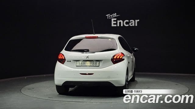 Peugeot 208 1.6 BlueHDi Allure 5도어, 2018 4