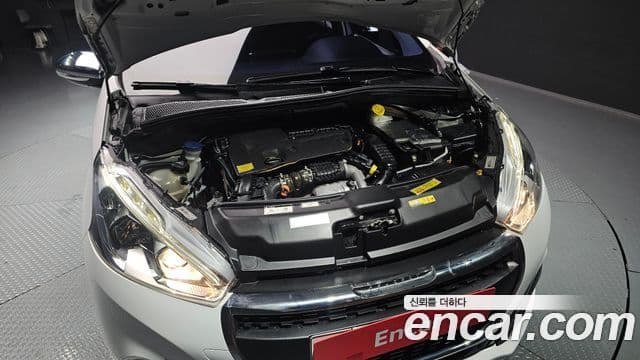 Peugeot 208 1.6 BlueHDi Allure 5도어, 2018 6