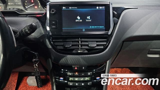 Peugeot 208 1.6 BlueHDi Allure 5도어, 2018 14