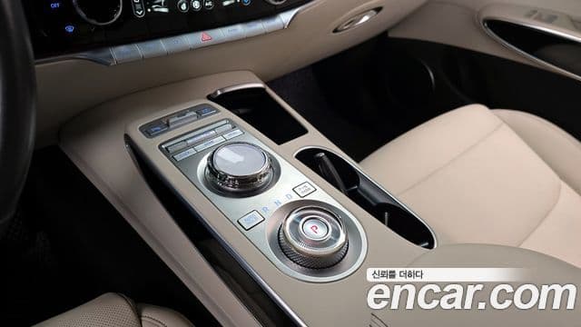 Genesis GV70, 2022 9