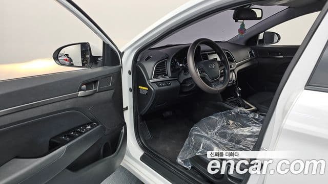 Hyundai Avante AD 1.6 GDI Value Plus, 2018 10