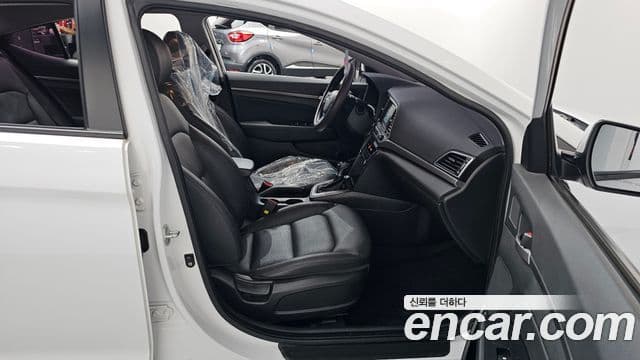 Hyundai Avante AD 1.6 GDI Value Plus, 2018 11