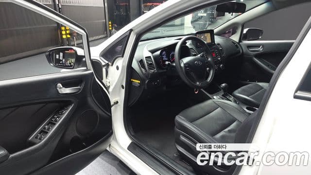 Kia K3 Deluxe, 2015 10