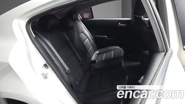 Kia K3 Deluxe, 2015 12