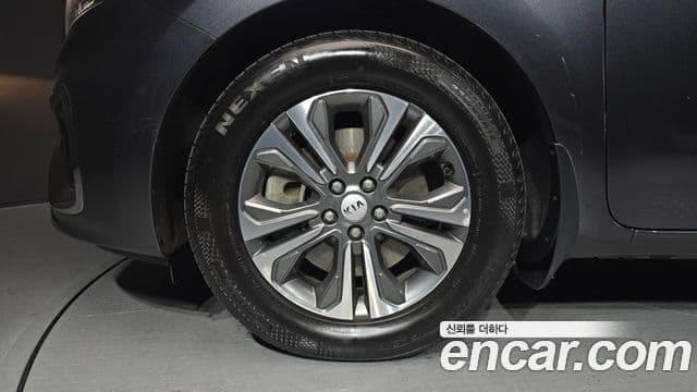 Kia The / новый New Carnival Luxury, 2019 все фото