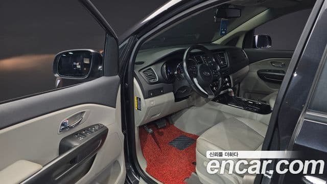 Kia The / новый New Carnival Luxury, 2019 10