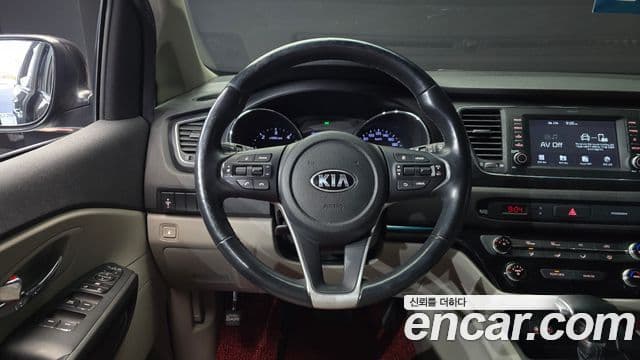 Kia The / новый New Carnival Luxury, 2019 14