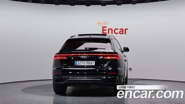 Audi Q8 (4M) Premium, 2023 4
