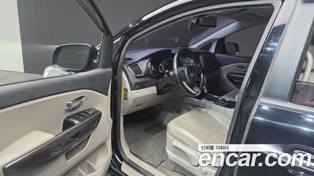 Kia The / новый New Carnival Luxury, 2019 10