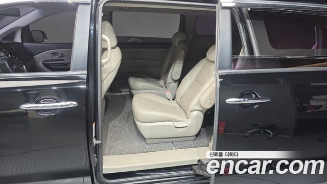 Kia The / новый New Carnival Luxury, 2019 11