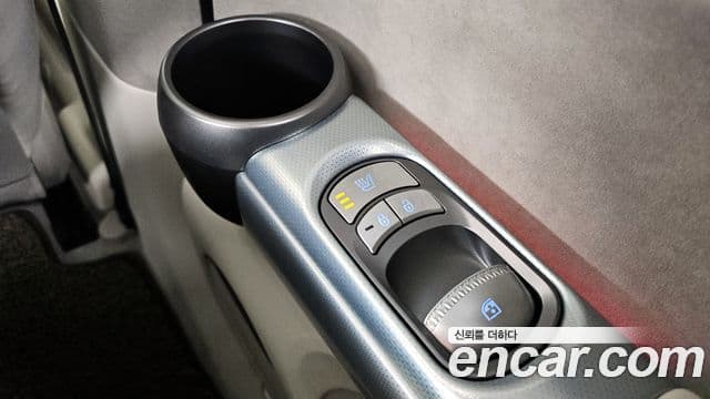 Genesis GV60 Standard AWD, 2023 18