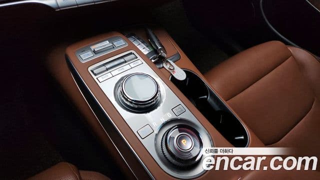 Genesis GV70, 2024 9