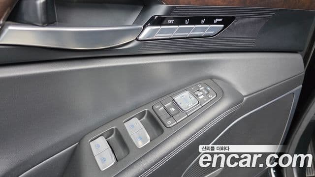 Genesis EQ900 Luxury, 2018 12