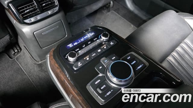 Genesis EQ900 Luxury, 2018 18