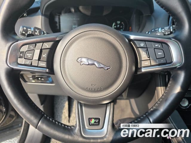 Jaguar F-PACE 20d R-Sport, 2017 4