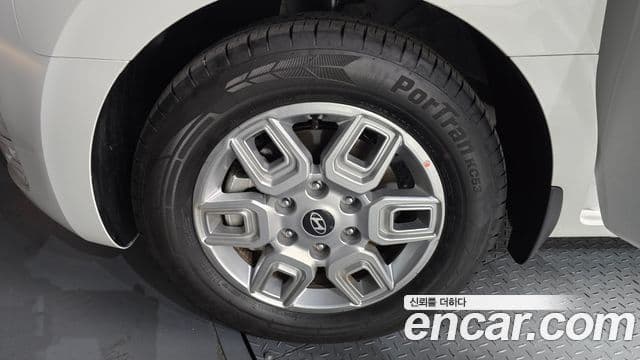 Hyundai Staria Modern, 2025 все фото