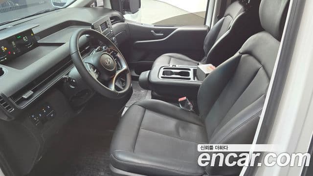 Hyundai Staria Modern, 2025 7