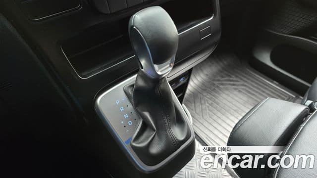 Hyundai Staria Modern, 2025 9